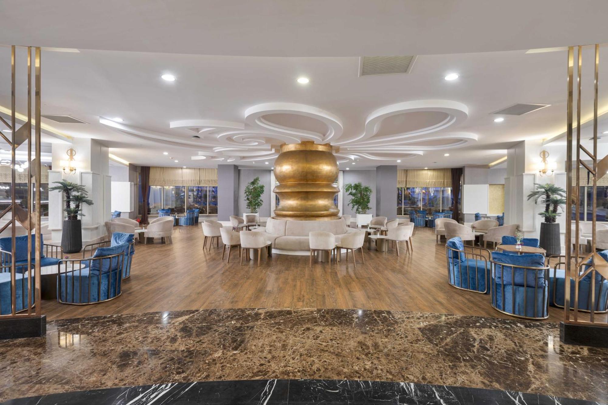 Kirman Belazur & מלון 5*