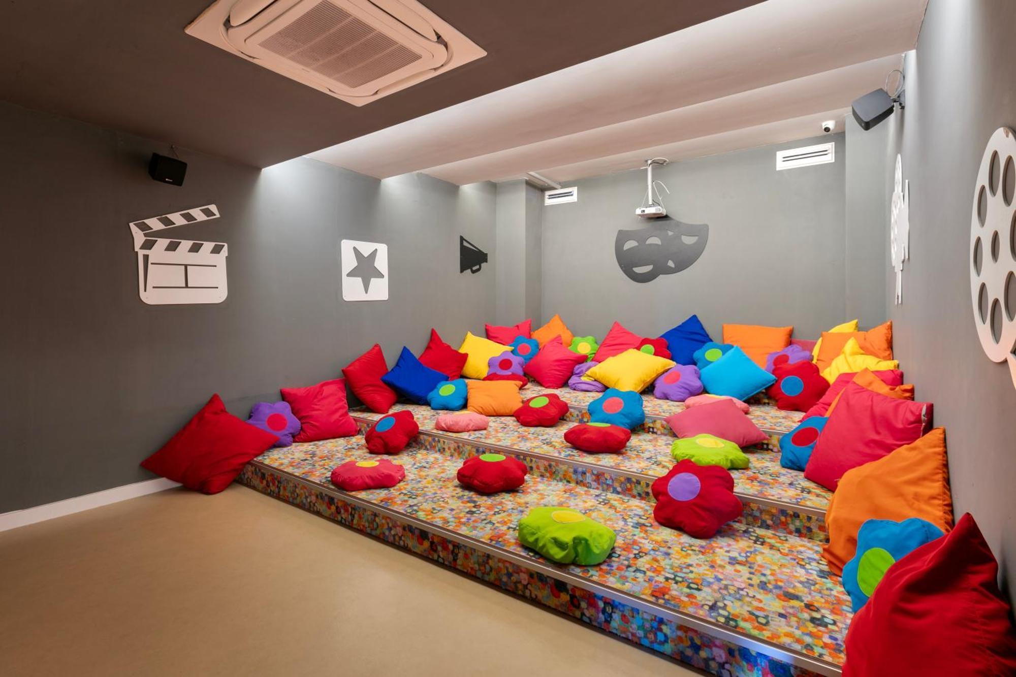 מלון Kirman Belazur & 5*